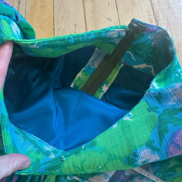 Retro Floral Green and Blue Empire-Waist Dress - Picture 4 of 6